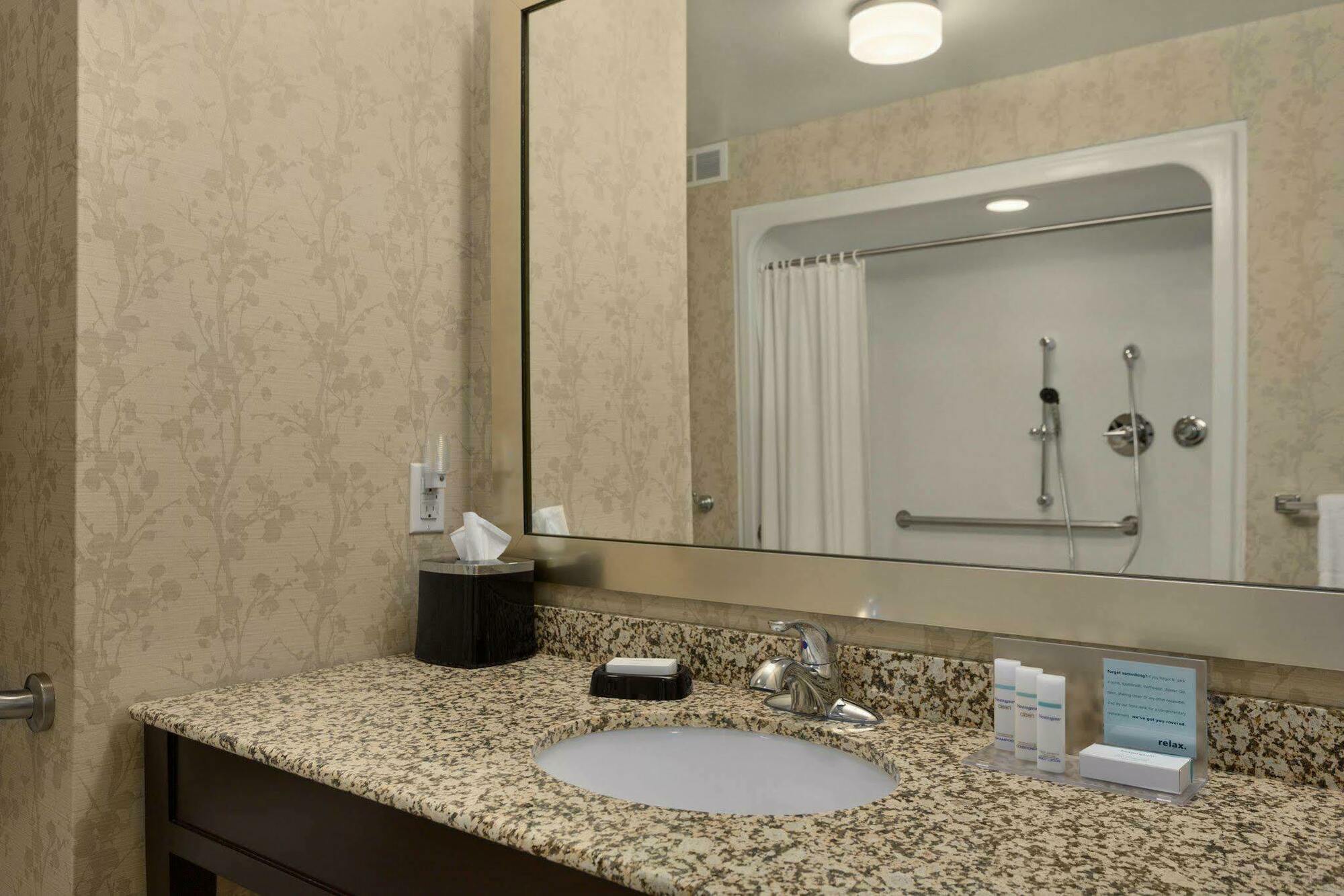 Hampton Inn And Suites Parkersburg Downtown Ngoại thất bức ảnh